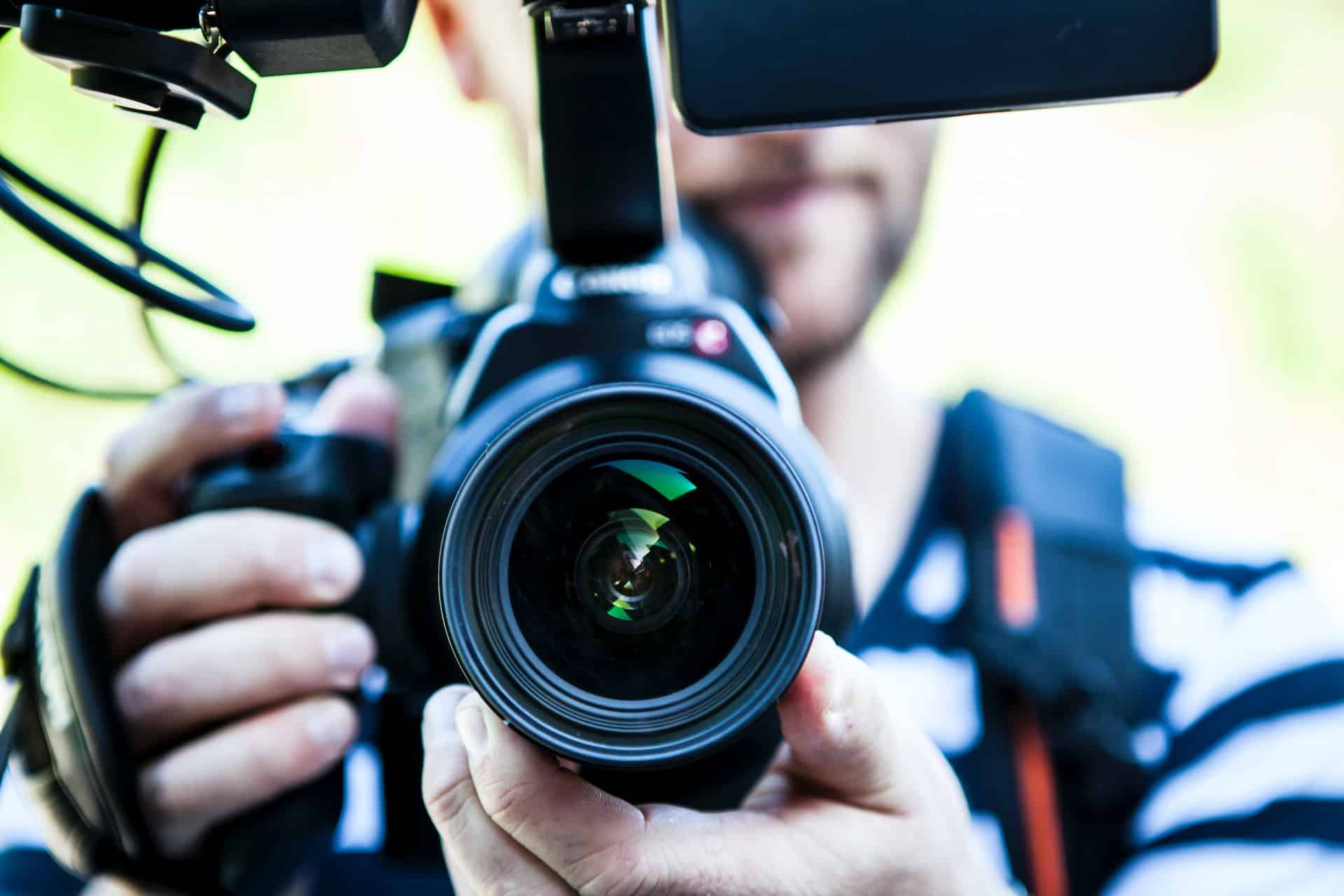 5 Ways To Use Video To Connect With Your Customers